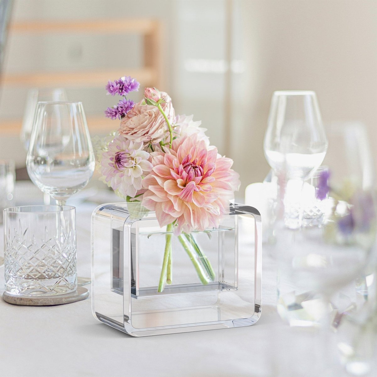 Small Clear Acrylic Flower Vase - NIUBEE